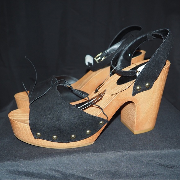 Shoes - Picture 3 of 7